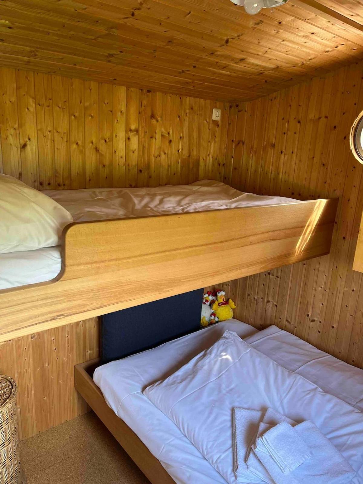 Overnight In A Shepherd's Wagon Tiny House Appartement Munich