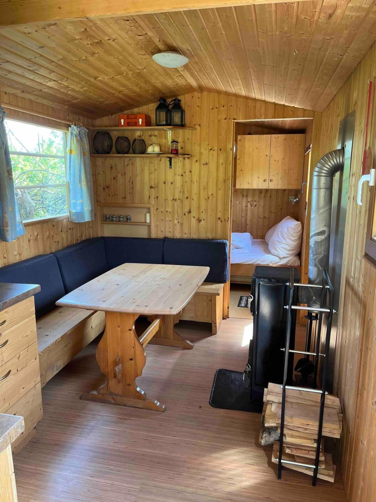 Overnight In A Shepherd's Wagon Tiny House Appartement