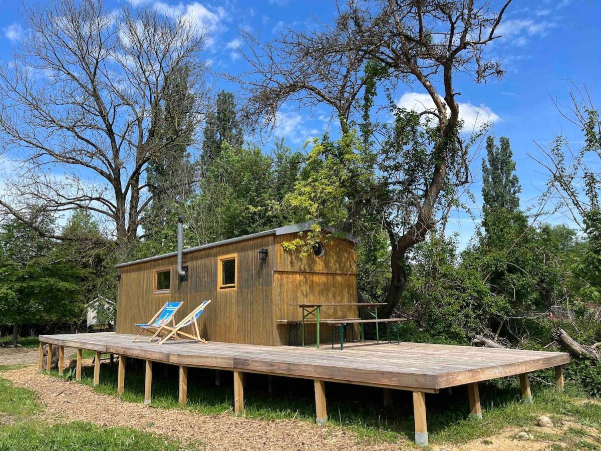 Appartement Overnight In A Shepherd's Wagon Tiny House